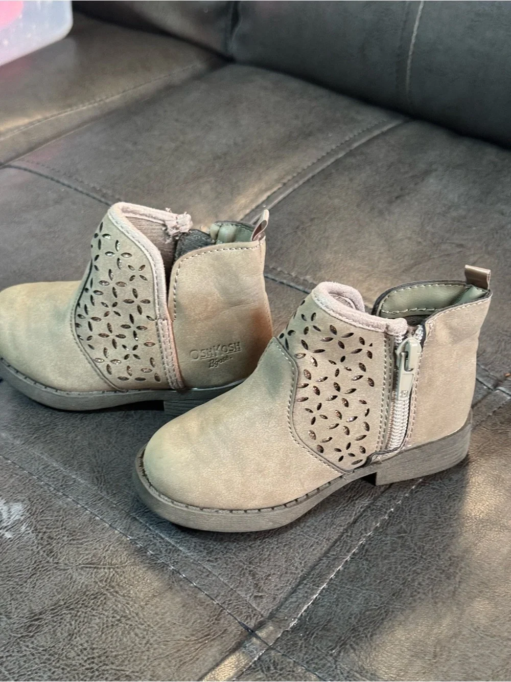 OshKosh B'gosh Toddler Tan Cutout Chelsea Boots